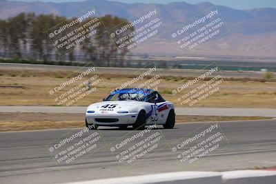 media/Jun-05-2022-CalClub SCCA (Sun) [[19e9bfb4bf]]/Around the Pits/